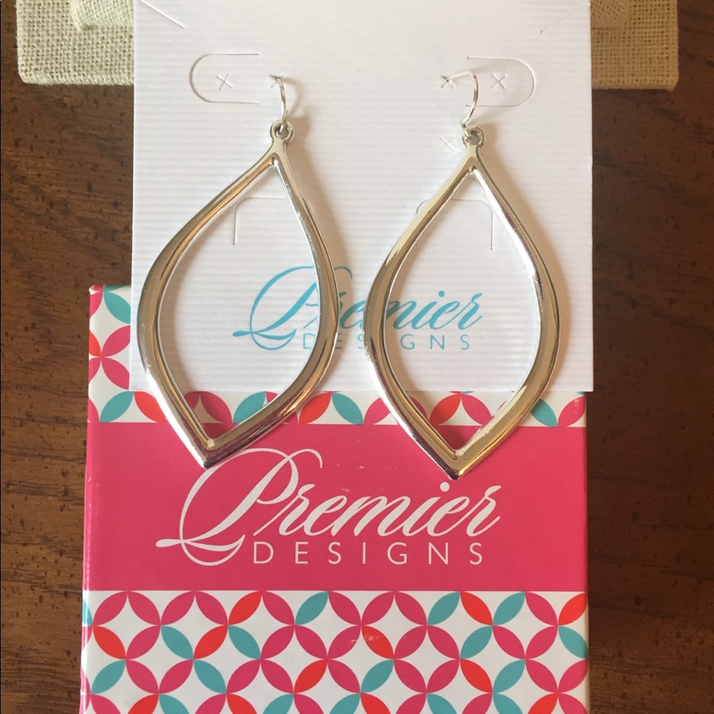 Premier Designs “Layla” silver plated earrings